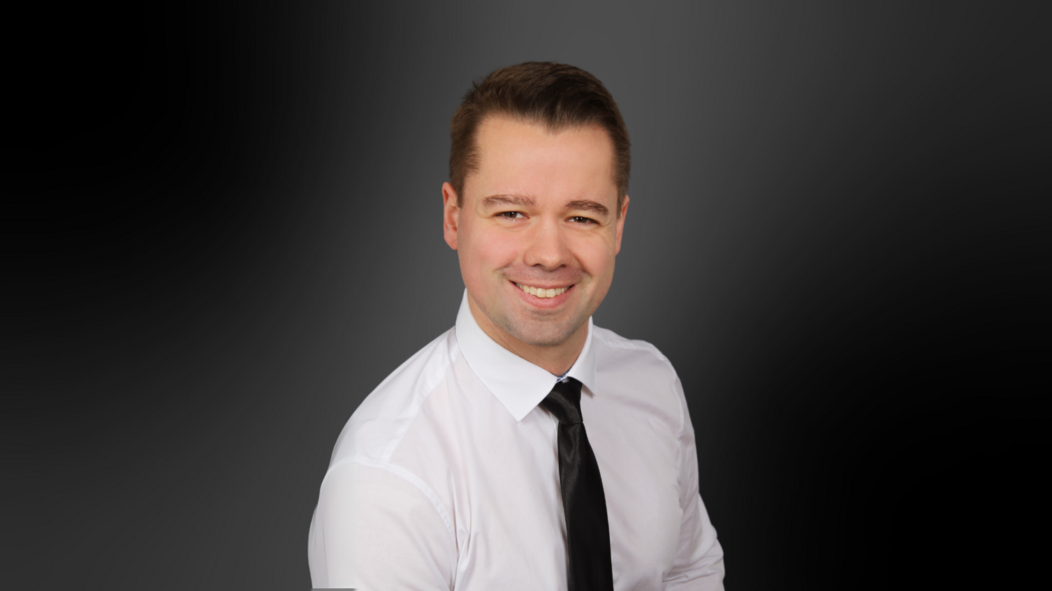 Dr. Konstantin Warneke